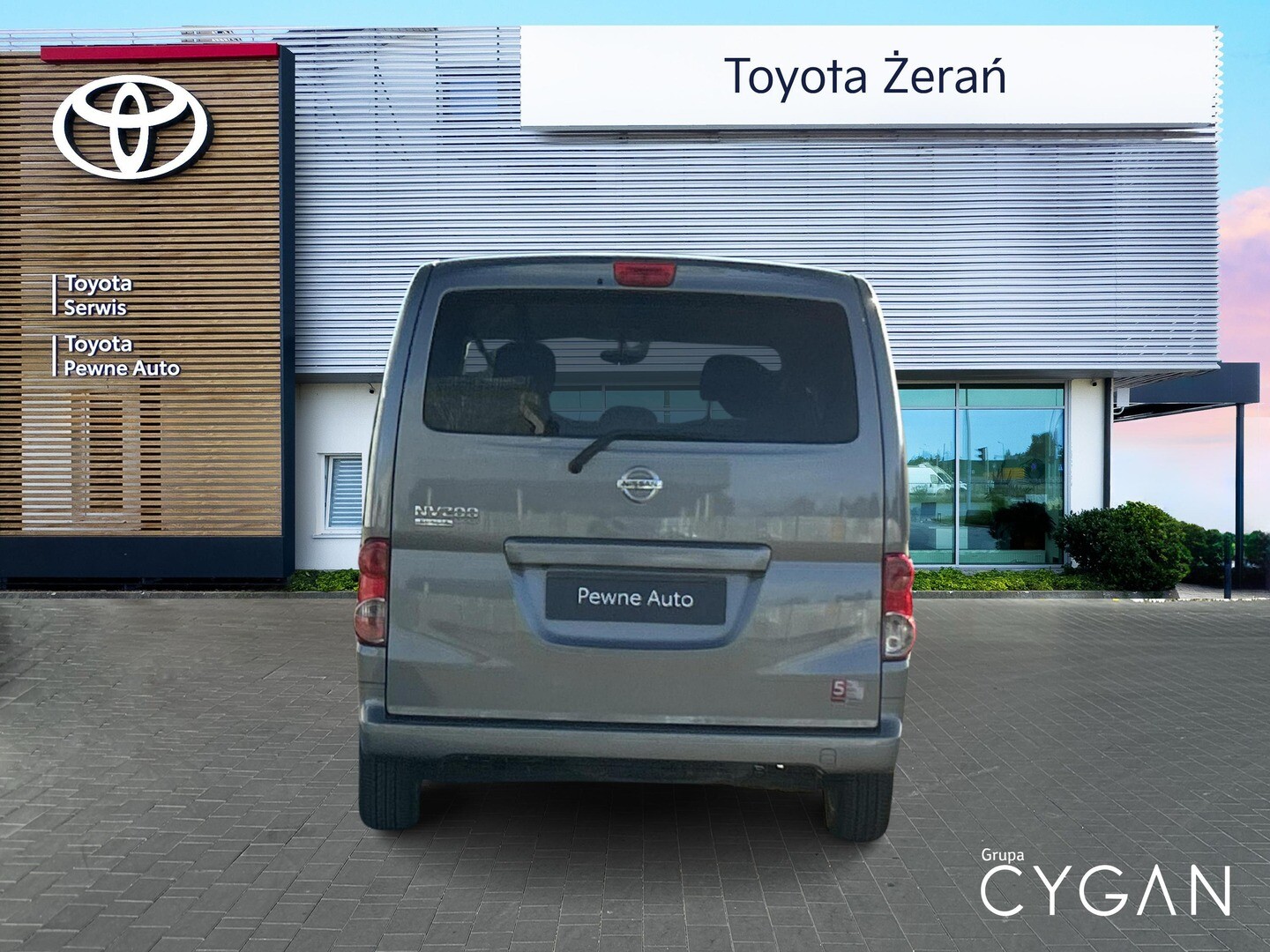 Nissan Inny
