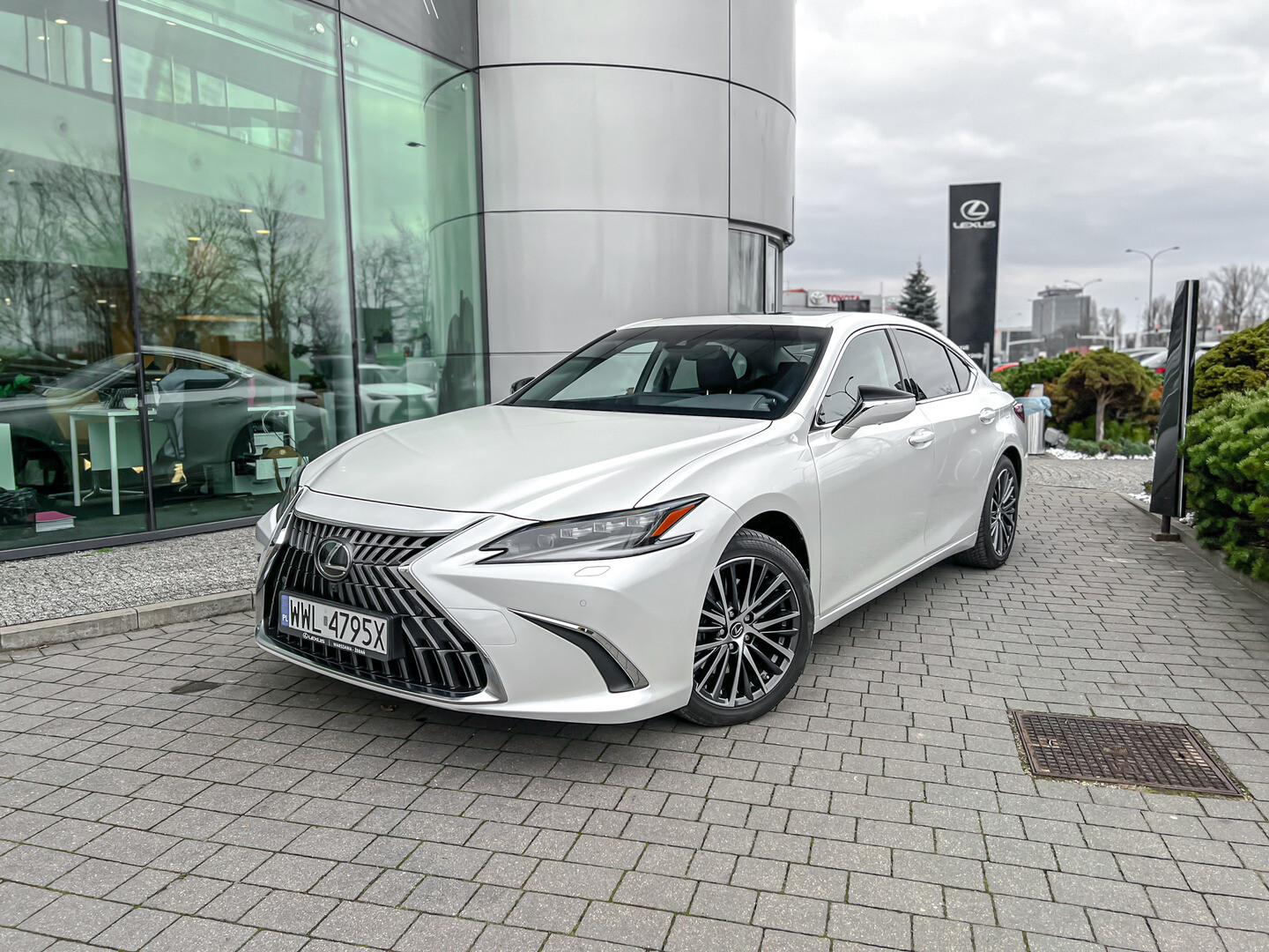 Lexus ES
