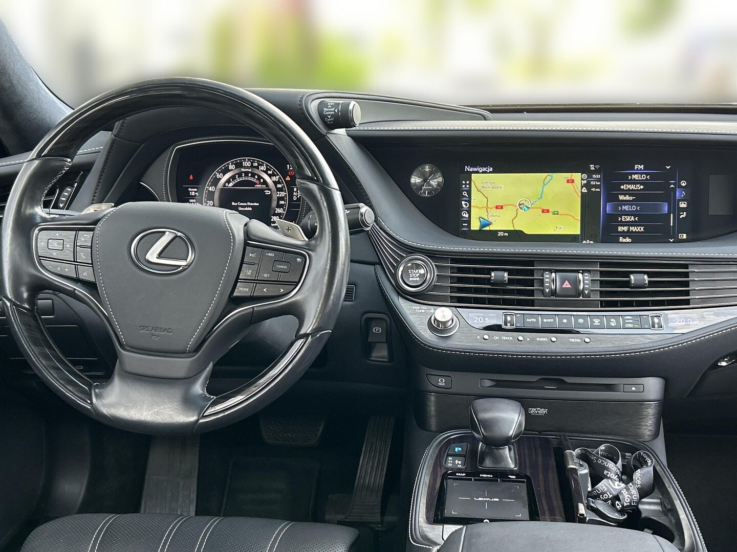Lexus LS