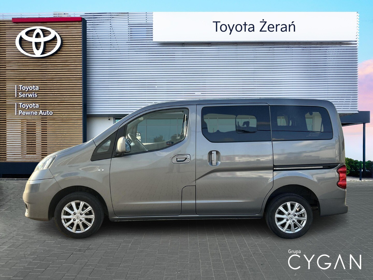 Nissan Inny