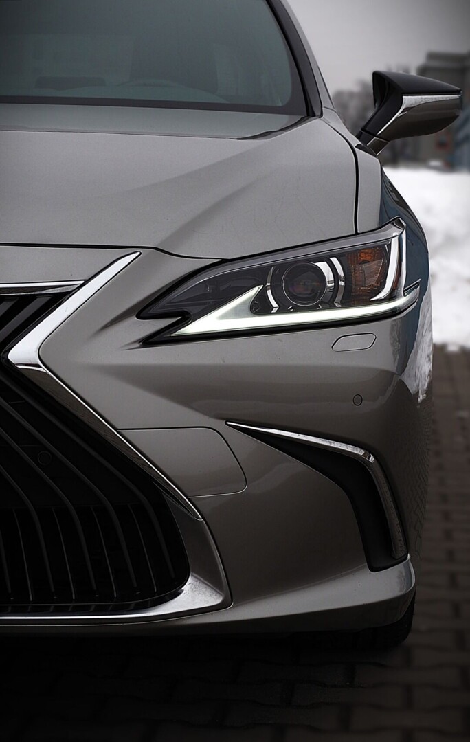 Lexus ES