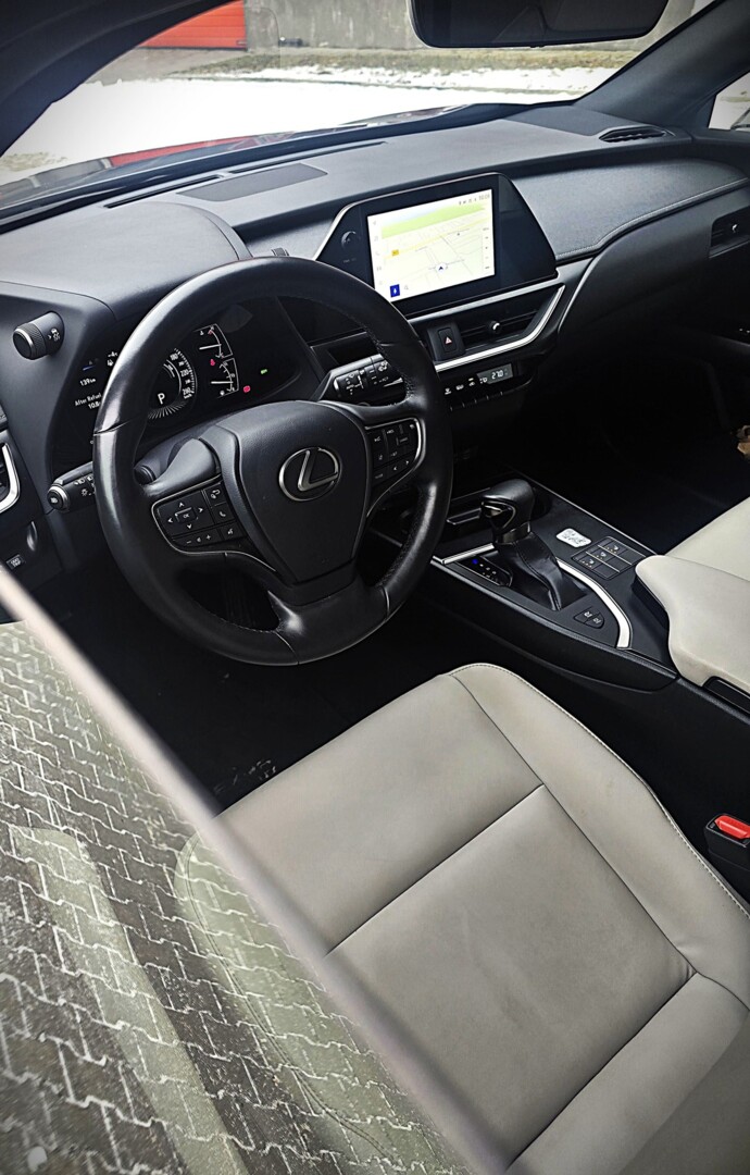 Lexus UX