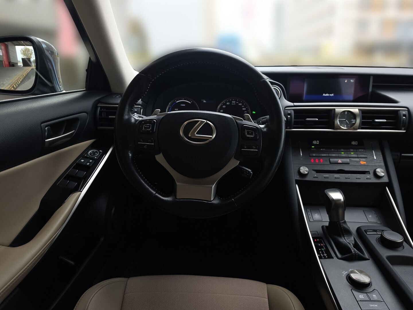 Lexus IS